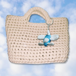 Bolso o cartera tejida a mano. Bolsos personalizados. Carteras personalizadas.Bolsos en trapillo. Talykí Taller de Tejidos y diseño textil