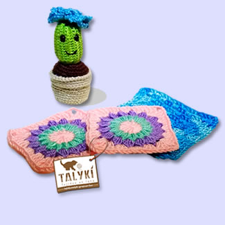 Cactus y portavasos tejidos. Tejidos decorativos en crochet. Talykí Taller de Tejidos y diseño textil